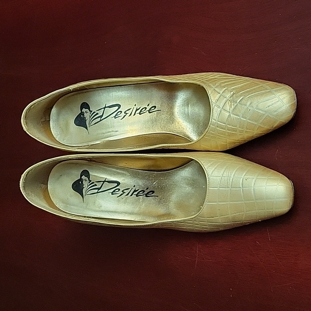 Desiree Women's Gold High Heel Shoes Size 11W Used